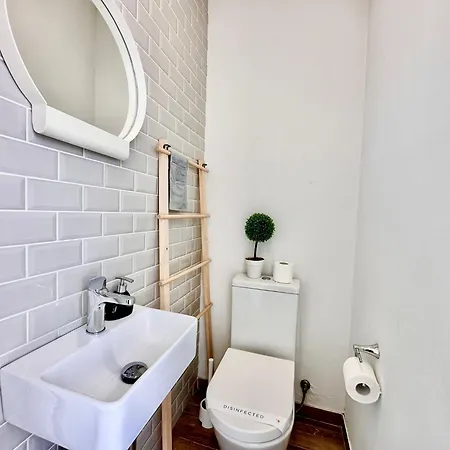 Charming Retreat Off The Sea Front Gzira