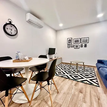 Charming Retreat Off The Sea Front Apartamento *