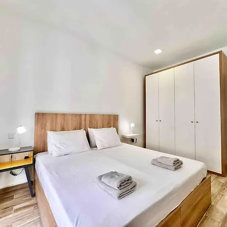 Charming Retreat Off The Sea Front Gzira
