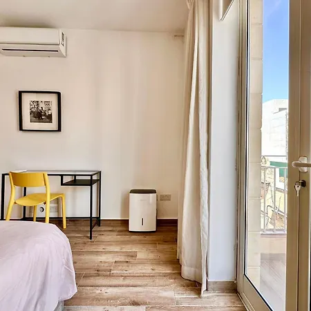 Apartamento Charming Retreat Off The Sea Front