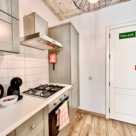 Apartamento Charming Retreat Off The Sea Front *