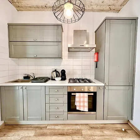 Charming Retreat Off The Sea Front