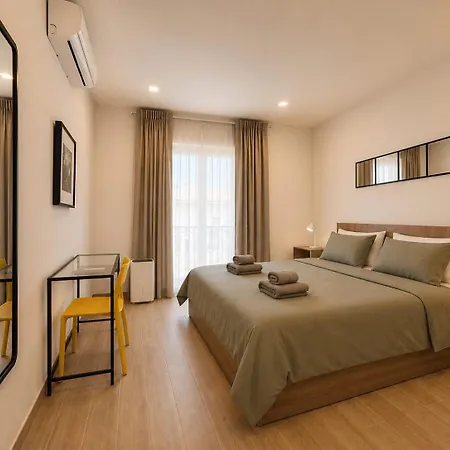 Charming Retreat Off The Sea Front Διαμέρισμα *