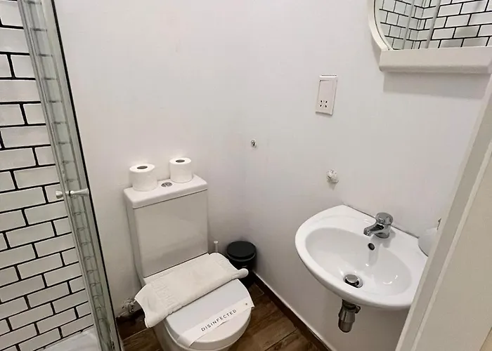 Charming Retreat Off The Sea Front Apartman