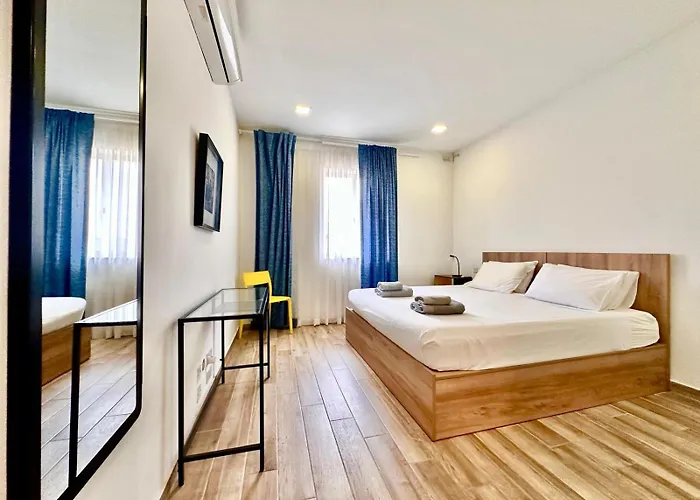 Apartman Charming Retreat Off The Sea Front