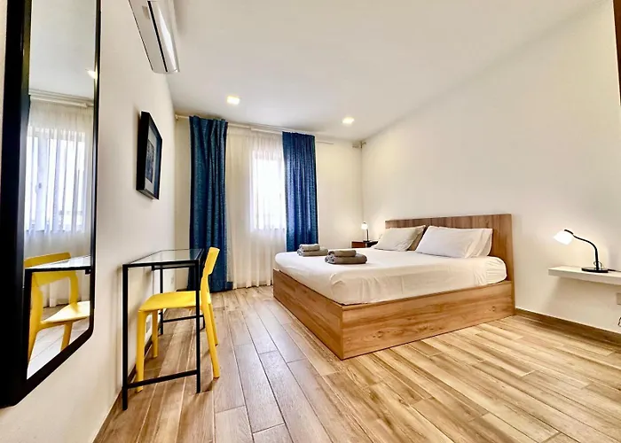 Charming Retreat Off The Sea Front Gżira