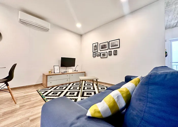Charming Retreat Off The Sea Front * Gżira