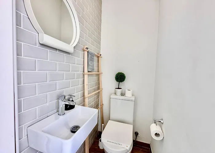 Charming Retreat Off The Sea Front Gżira