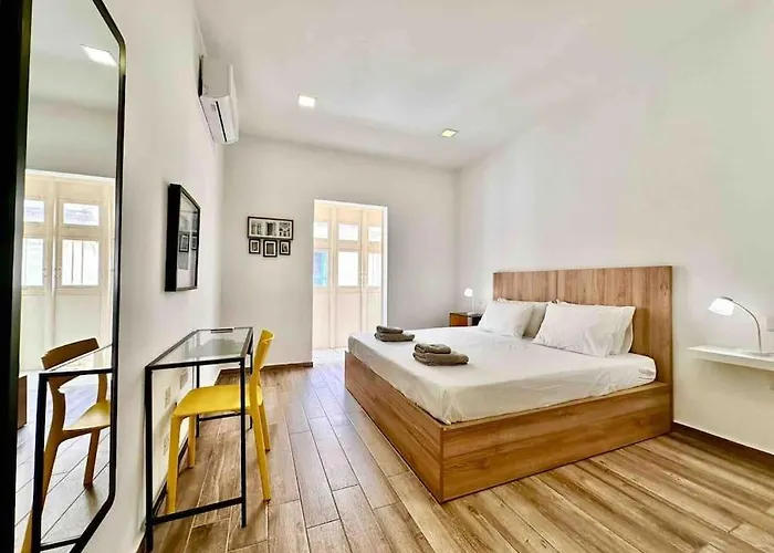 Apartman Charming Retreat Off The Sea Front *