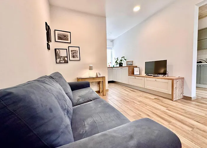 Apartman Charming Retreat Off The Sea Front