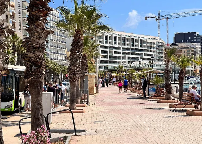 Apartman Charming Retreat Off The Sea Front *